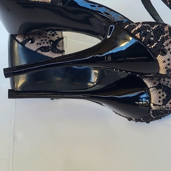 Steve Madden Hadleyy Jeweled Lace Peep Toe Platform Pumps - Picture 10 of 14